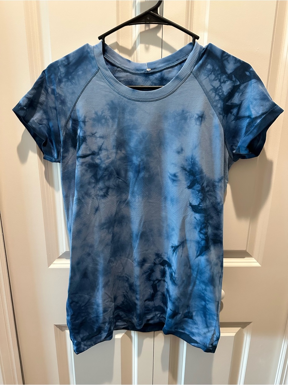 lululemon athletica swiftly Blue Tie-Dye Short Sleeve Tee size 10